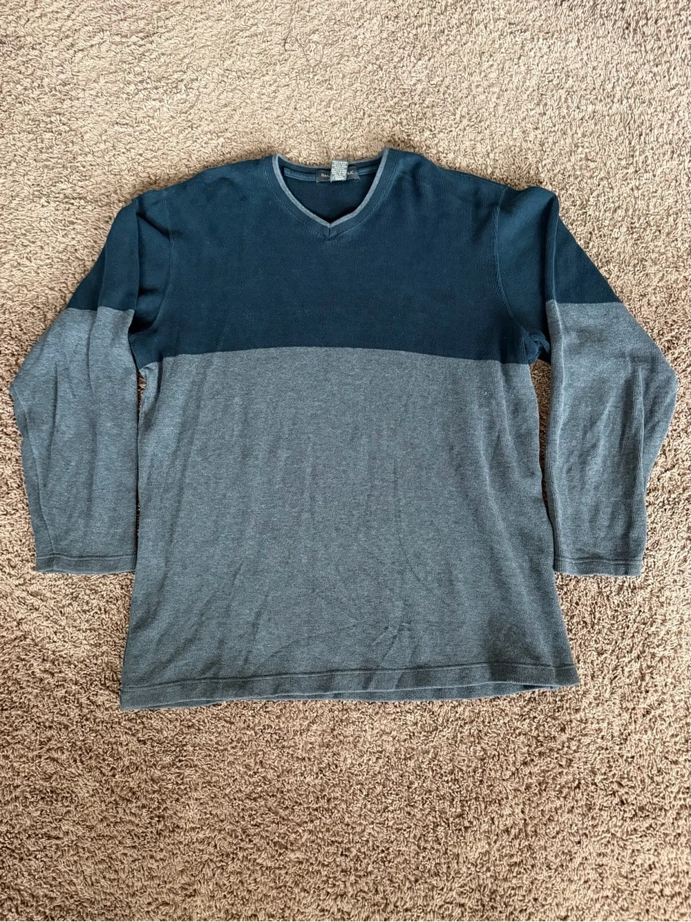 VTG Banana Republic Men's Two-Tone V-Neck Sweater in Navy and Gray
